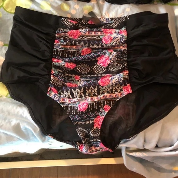 (SOLD) Torrid Floral Print Bikini Bottoms - Picture 1 of 3